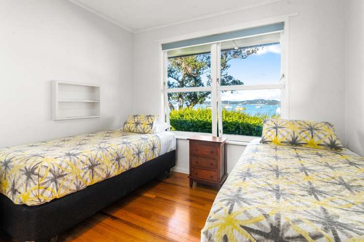 49 The Strand Russell_9