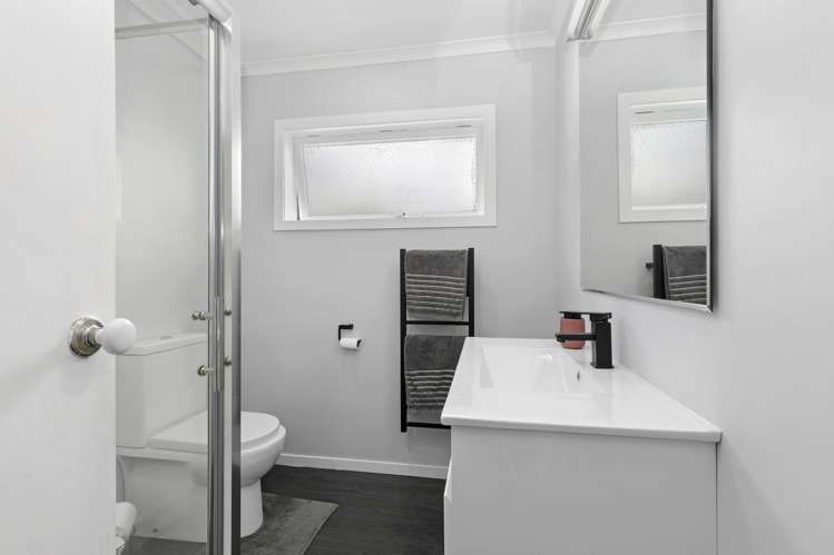 38 Petrie Street Wainuiomata_16