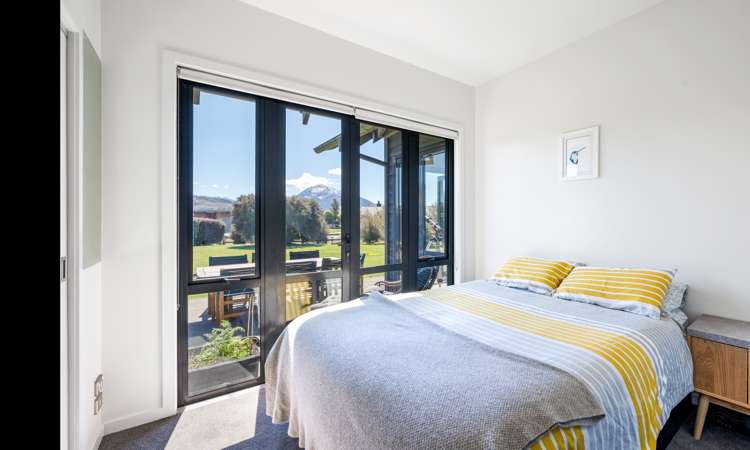 10 Matheson Crescent Albert Town_12