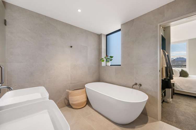 13/2 McKinlay Lane Jacks Point_21