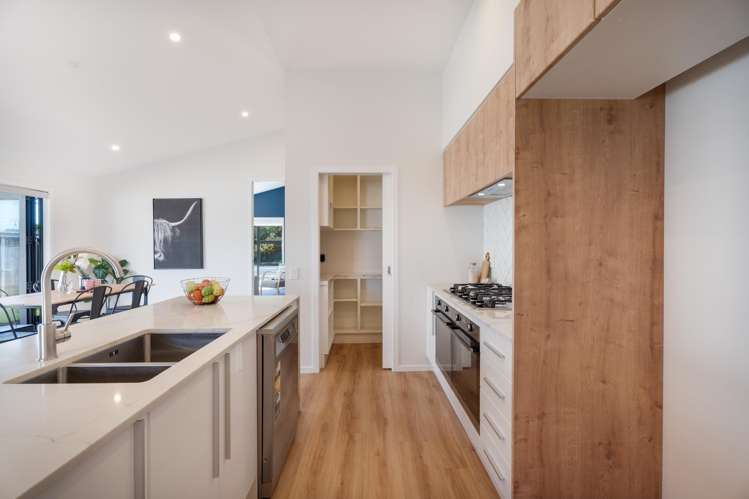 23 Queen Charlotte Drive Aotea_5