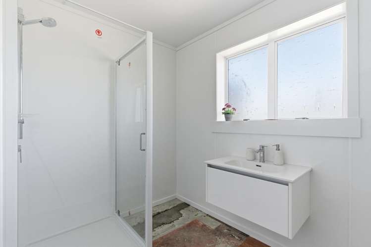 20A Robinson Avenue Holdens Bay_12