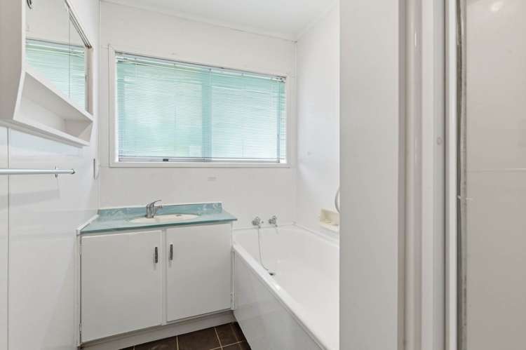 2/6 Tina Place Sunnyhills_15