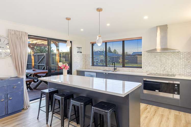 8 Walter Place Kirwee_24