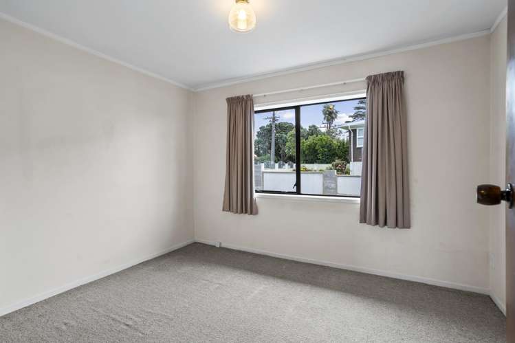 233 Hepburn Road Glendene_27