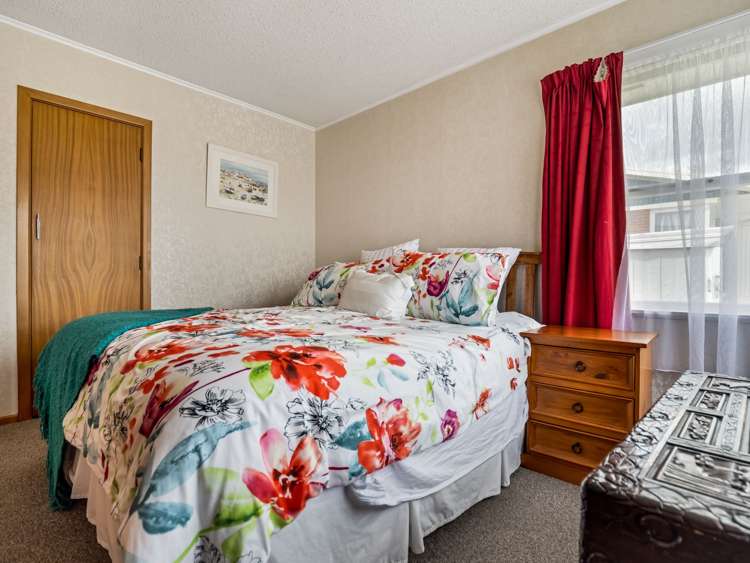 30 Garden Heights Ave Glenview_11