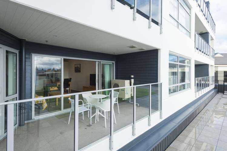 202/4 Reads Quay, Marinaview Gisborne_8