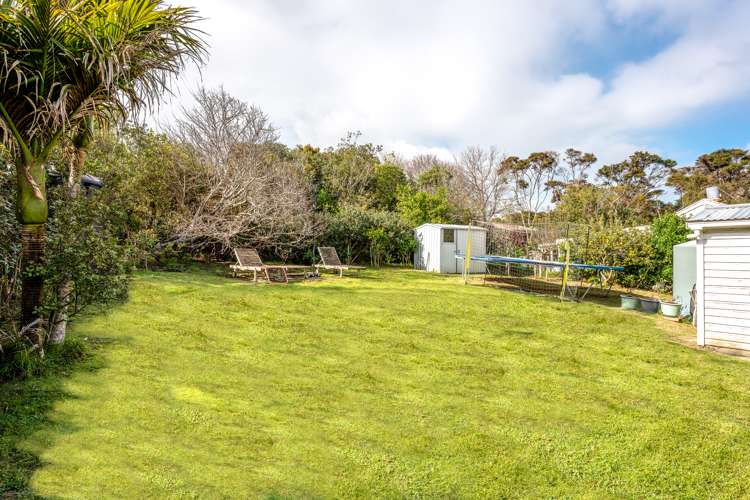 119 Queens Drive Oneroa_17