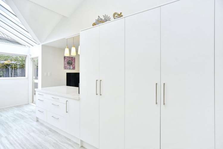 9 Tangmere Place Burwood_18