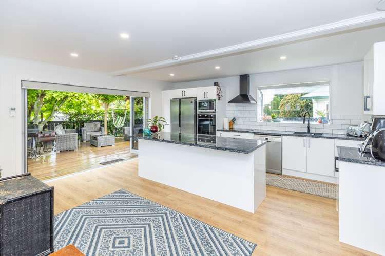 21 Elmwood Crescent Pukete_5