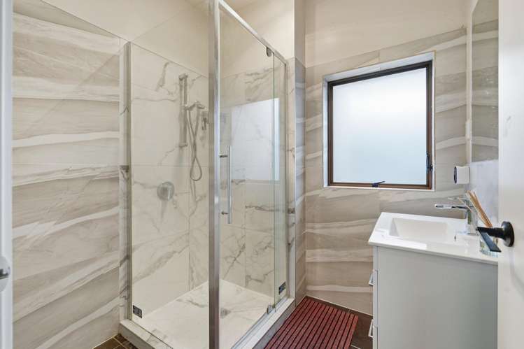 10 Ian Place Glendene_12