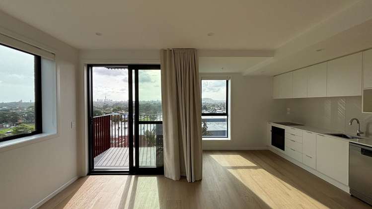 403/2B Te Ara Taurapa Point Chevalier_2