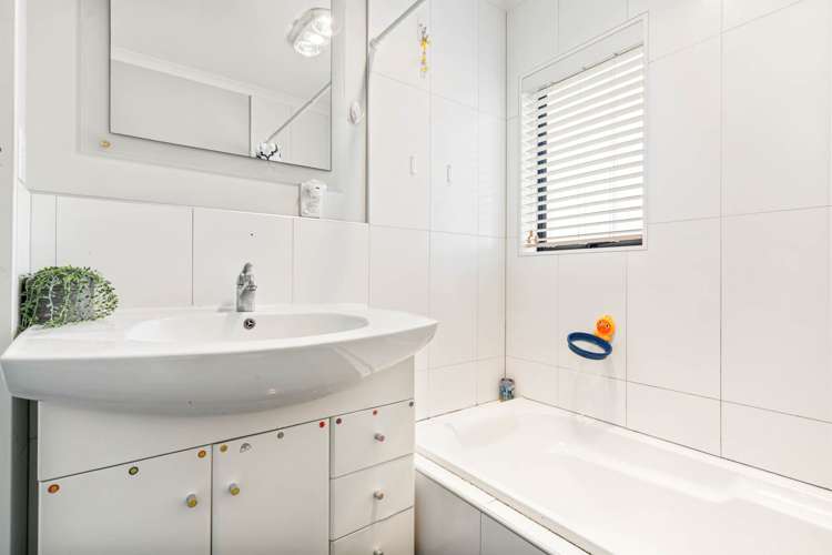 69 Rosier Road Glen Eden_15