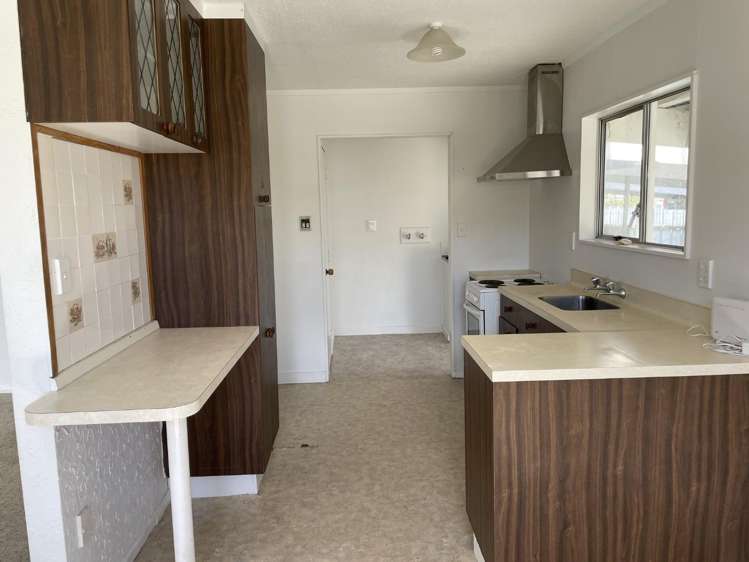 1 Weymouth Grove Wainuiomata_2