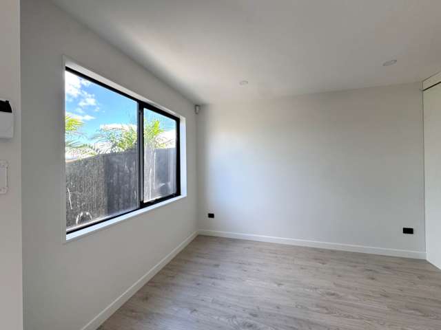 2/75 Te Taruna Drive Milldale_3