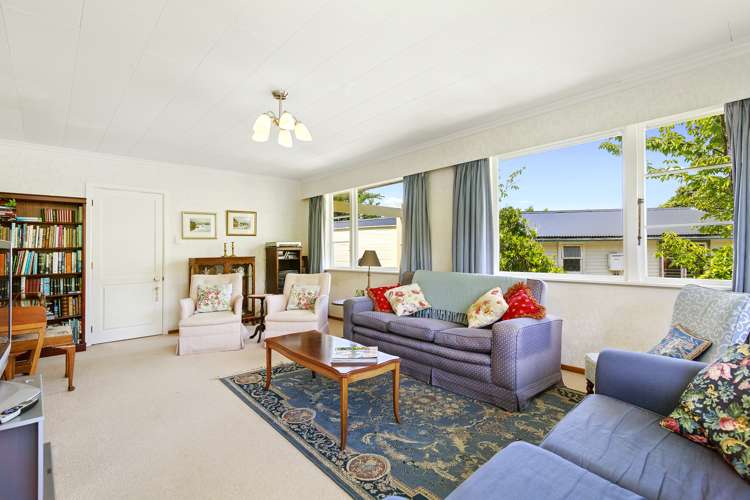 10 Holly Grove Maungaraki_11