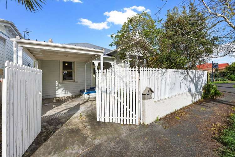 8 Brentwood Avenue_0
