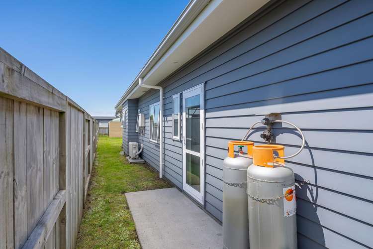 8 Navigation Drive Cooks Beach_28