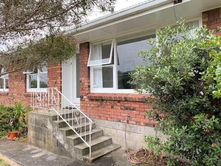 2/4 Westwell Road Belmont_0