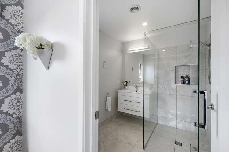 37 Pohutukawa Parade Riverhead_18