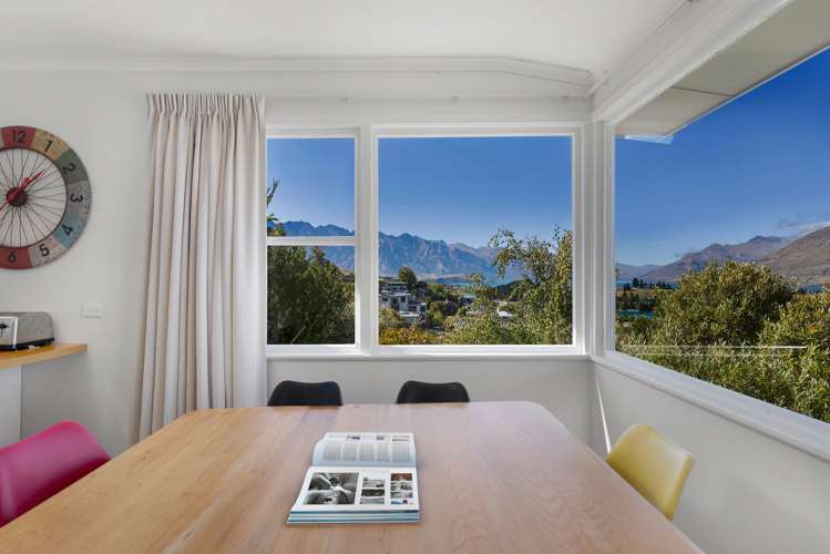 7 Salmond Place Queenstown_10