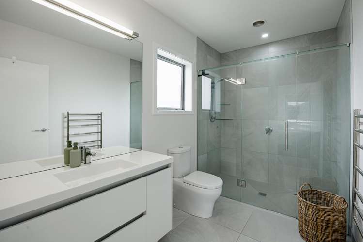 35 Arihi Crescent Frimley_6