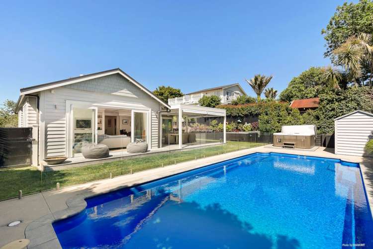 7 Fairholme Avenue Epsom_15