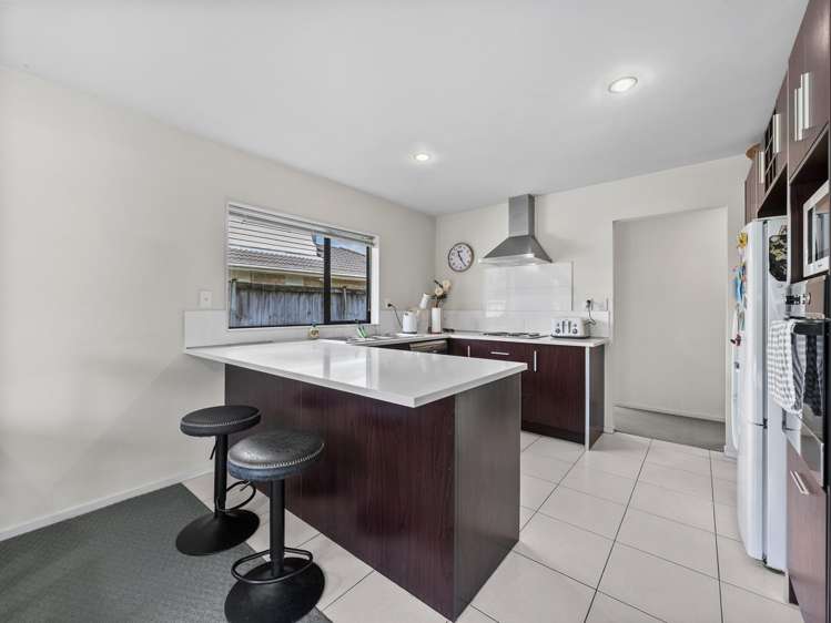 33 Riverglade Parkway Te Atatu South_10