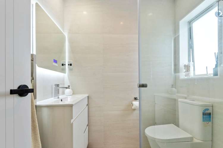 8 Karakia Lane Hillsborough_14