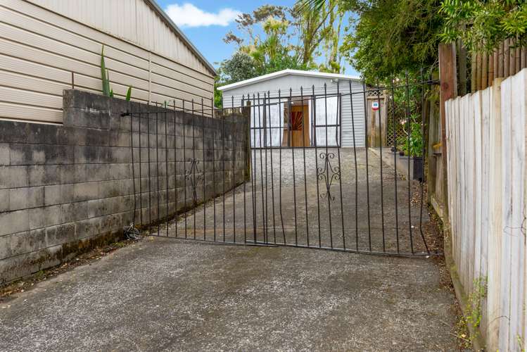 180 Solar Road Glen Eden_18