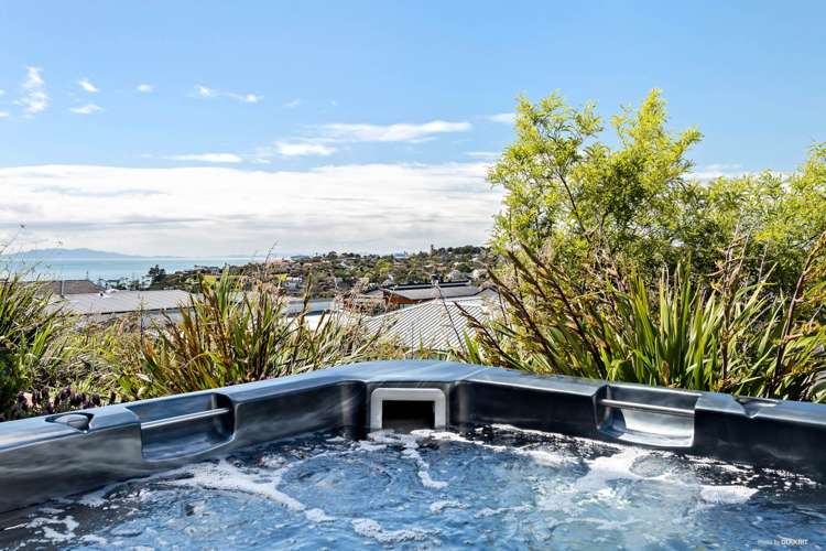 10 Tuangi Street Long Bay_7