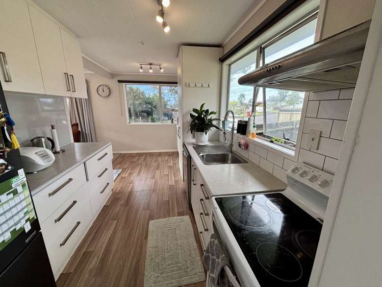 8 Erica Road Sunnynook_5