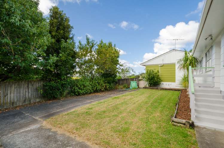 2/3 Talavera Place Te Atatu South_16