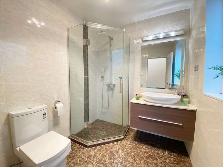 29 Castlebane Drive Flat Bush_5