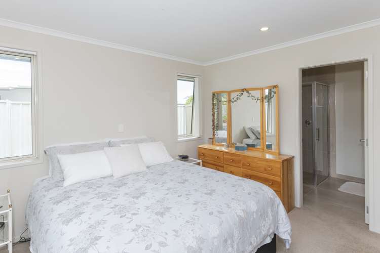 2 Sterling Park Lytton West_10