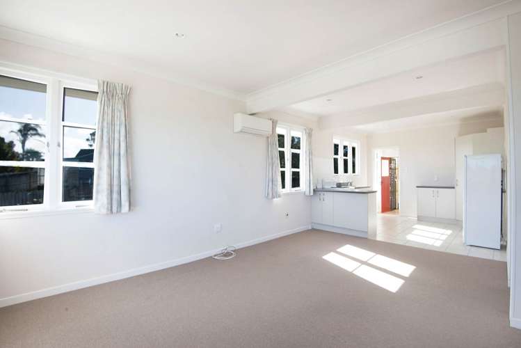 13 Vipond Road Stanmore Bay_12