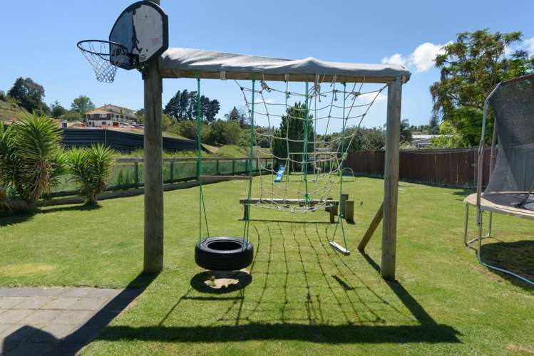 4 Solomon Street Brookfield_14