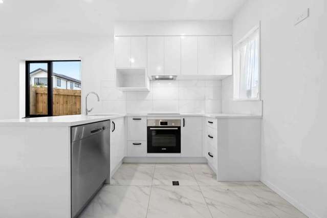 7/112 Moore Street Howick_4