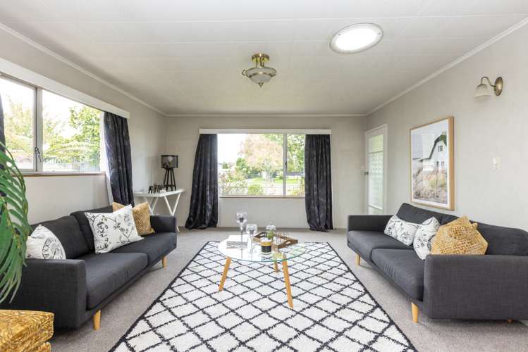 805 Willowpark Road South Akina_5