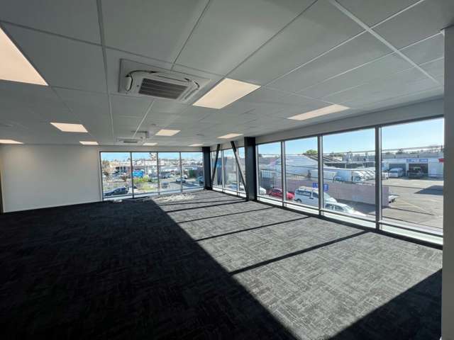 2/718 Karamu Road North Hastings Central_1