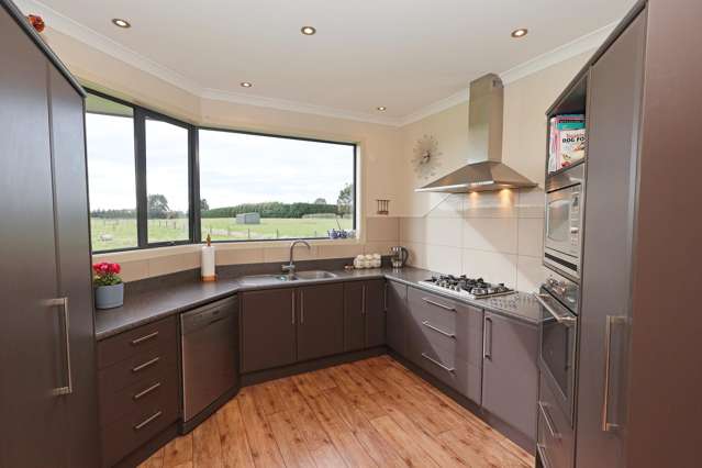 203 Pomona Road East Makarewa_2