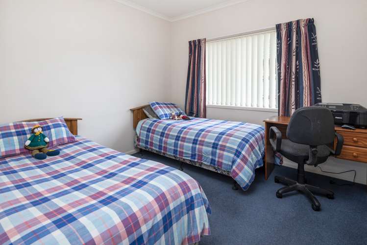 64 Wattle Farm Road Wattle Downs_15