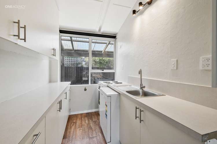 2/40a Bounty Street Bryndwr_7