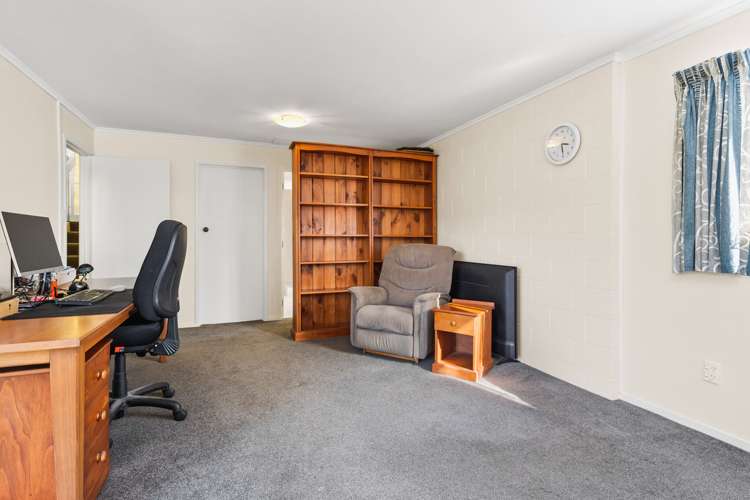 19 Raumati Crescent Onerahi_17