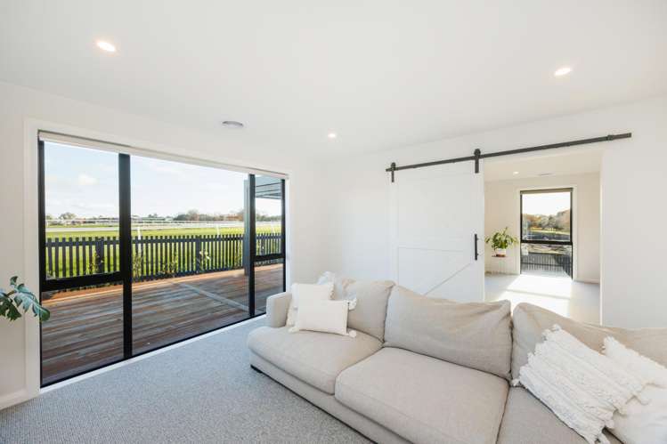 11 Mangatainoka Lane Awapuni_13