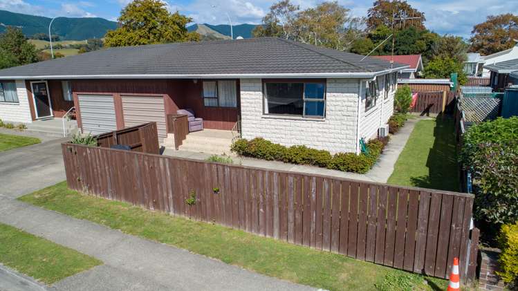 2/1 Byron Place Stoke_11