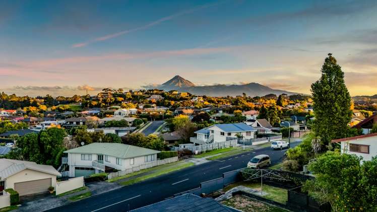1 Cabot Place Frankleigh Park_40