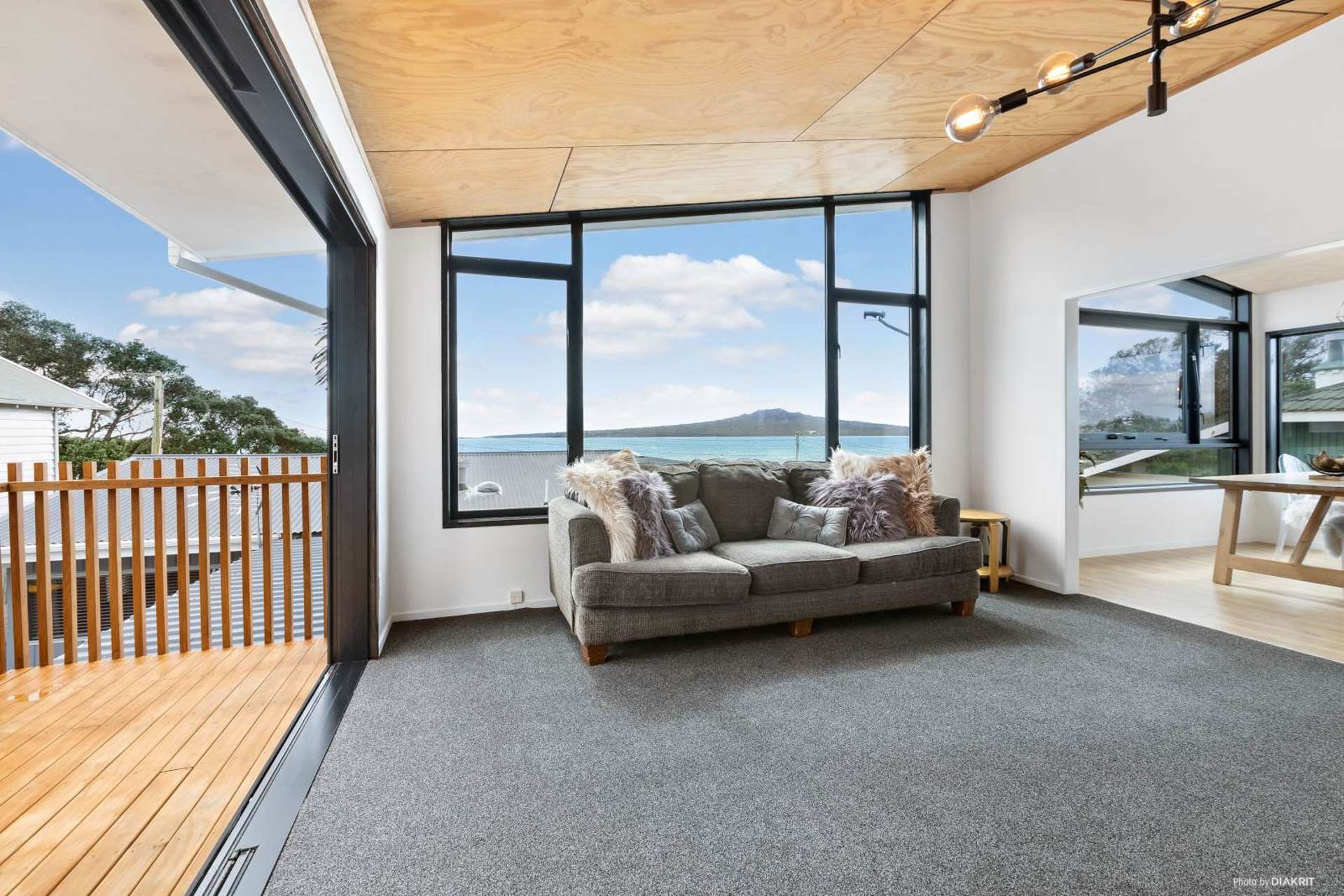 2/7 Old Lake Road Narrow Neck_0