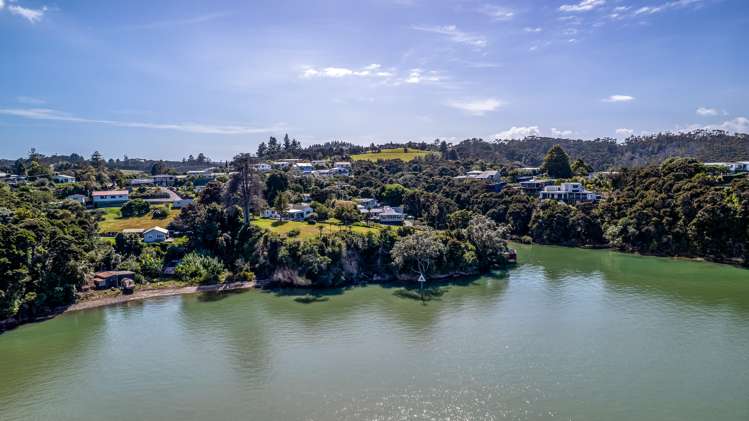 6 Tirairaka Terrace Russell Surrounds_36