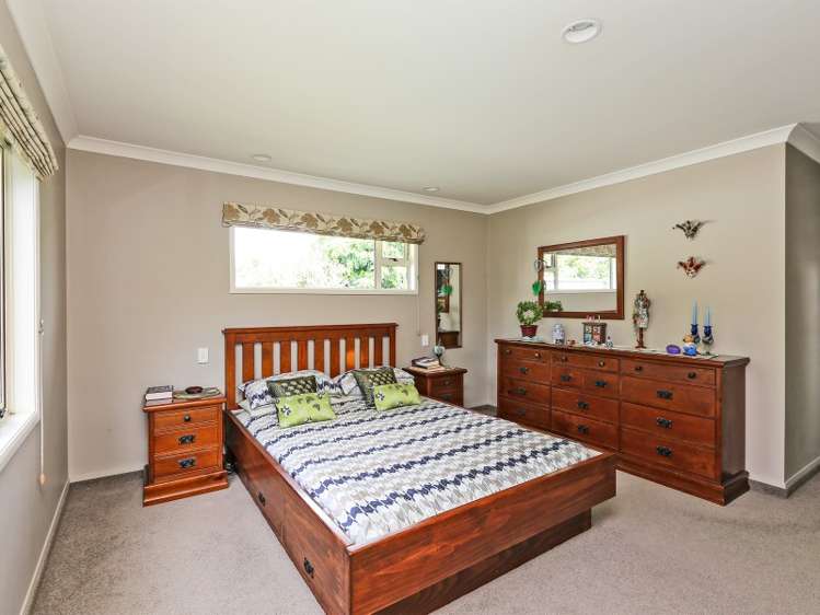 77 Kensington Drive Taradale_10